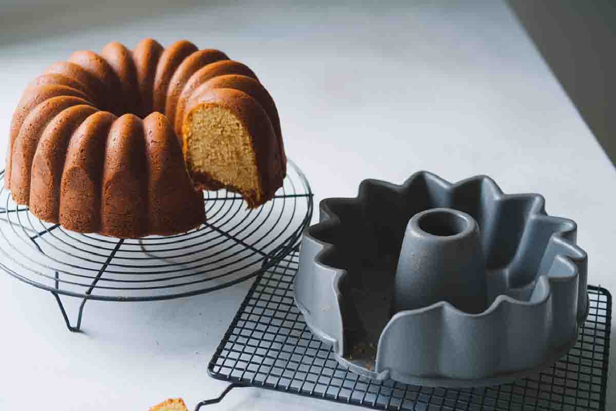 Can You Use a Different Pan for a Bundt Cake?