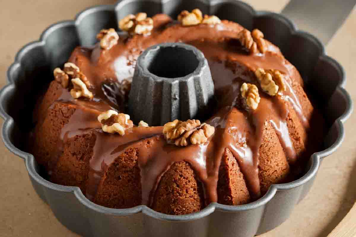 How Many Cake Mixes Do You Need for a Bundt Pan?