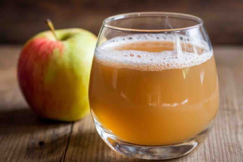 Is It Safe to Drink Apple Juice Every Day?